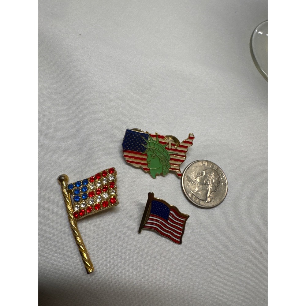 Patriotic flag USA America pins. Set of 3 - Picture 2 of 6